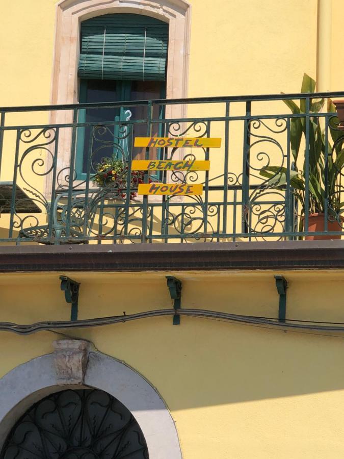 Hostel Beach House Giardini-Naxos Exterior foto
