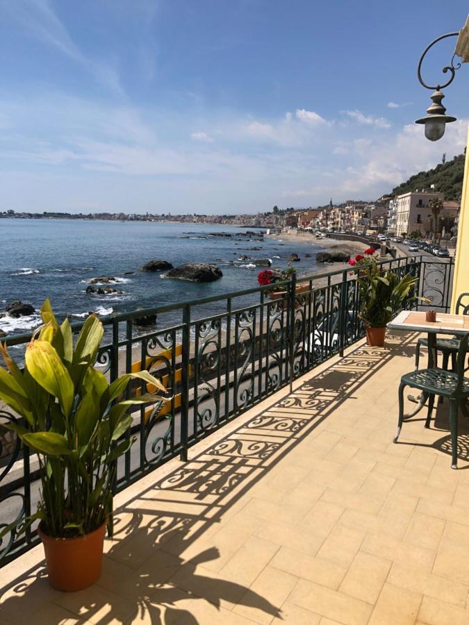 Hostel Beach House Giardini-Naxos Exterior foto
