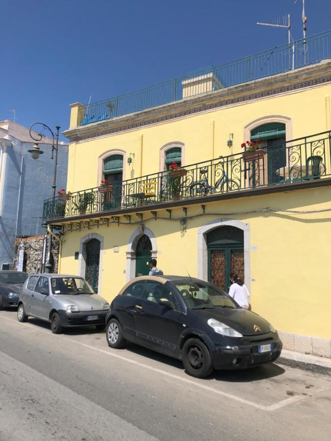 Hostel Beach House Giardini-Naxos Exterior foto