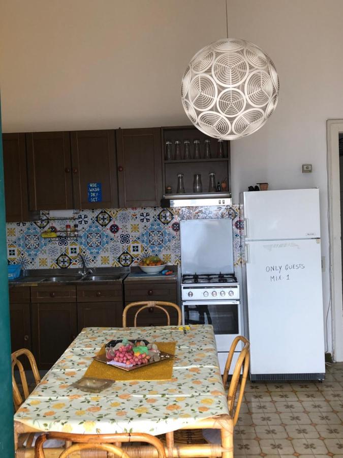 Hostel Beach House Giardini-Naxos Exterior foto