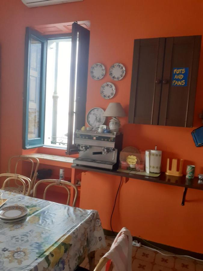 Hostel Beach House Giardini-Naxos Exterior foto